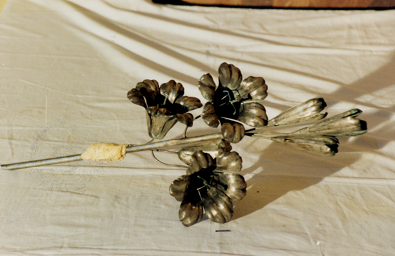 giglio di Sant'Antonio da Padova (attributo iconografico di immagine sacra) - ambito abruzzese (sec. XX)