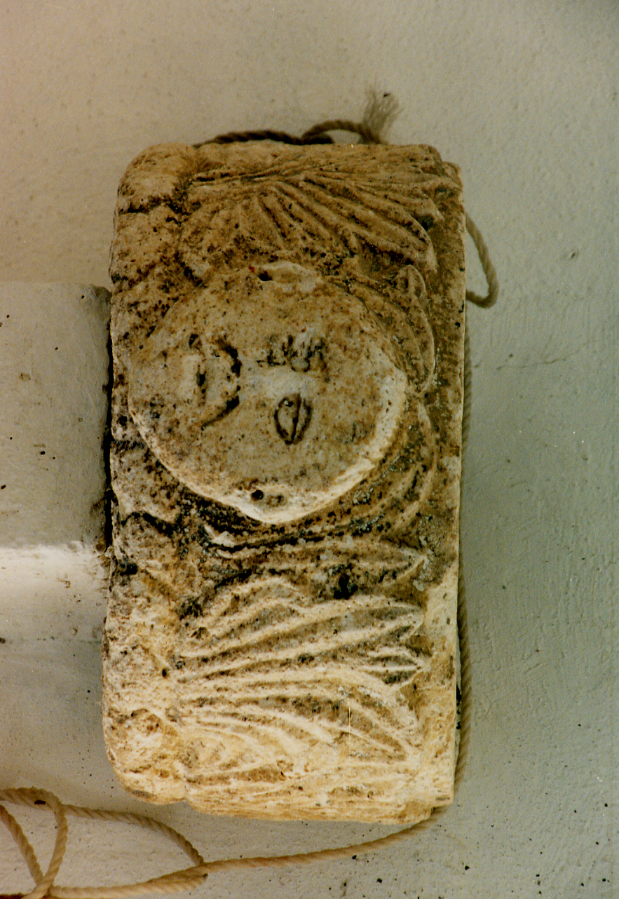 acquasantiera da parete - ambito abruzzese (sec. XV)