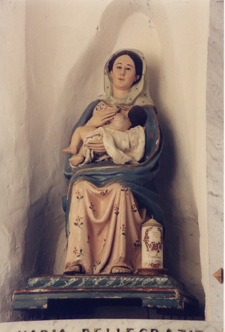 Madonna con personaggi che implorano il suo aiuto (statua) - ambito abruzzese (inizio sec. XIX)
