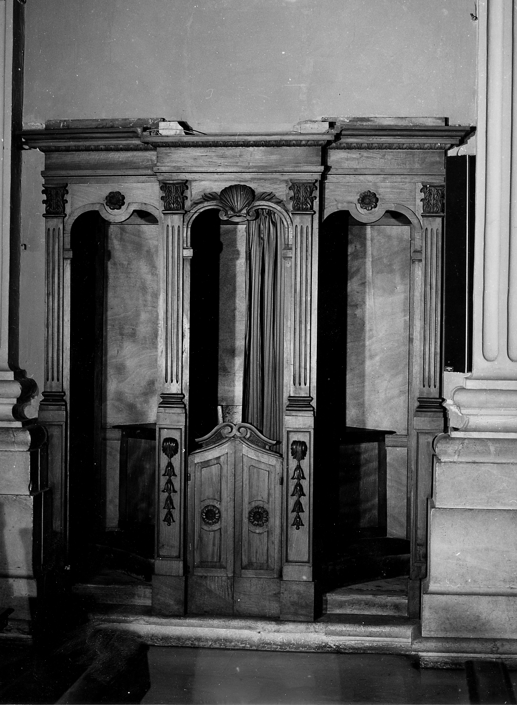 confessionale, coppia - ambito Italia centrale (sec. XX)