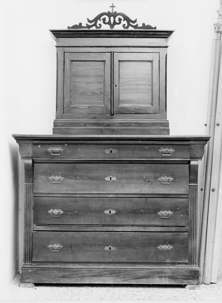 credenza a due corpi - ambito Italia centrale (sec. XIX)