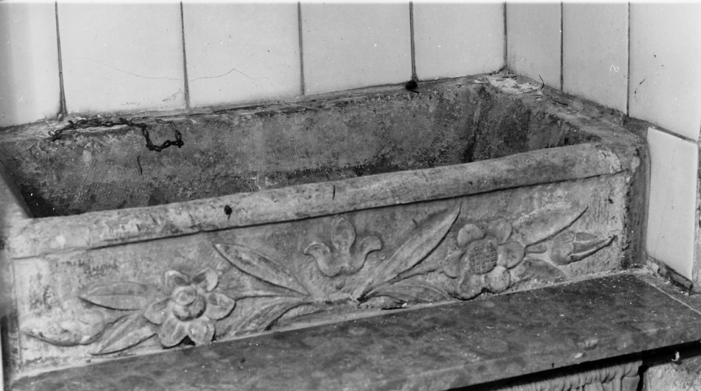 vasca - ambito Italia centrale (sec. XVIII)