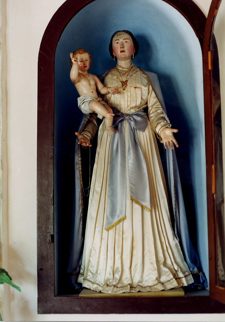 MADONNA CON BAMBINO (gruppo scultoreo, opera isolata) - ambito abruzzese (secc. XVIII/ XIX)