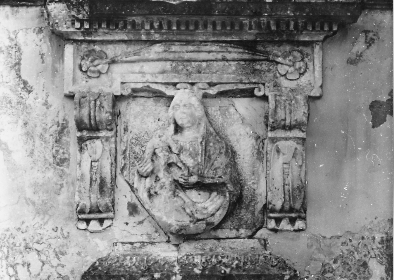 MADONNA CON BAMBINO (decorazione plastica, opera isolata) - ambito abruzzese (sec. XVII)