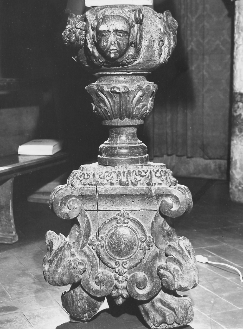 base di leggio - ambito abruzzese (sec. XVII)