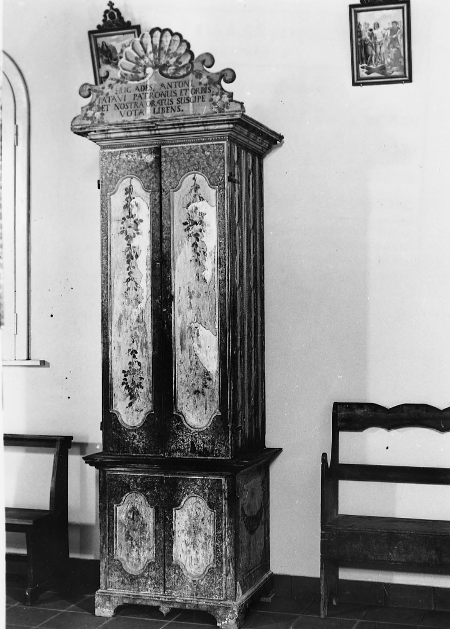 armadio, opera isolata - ambito abruzzese (sec. XVIII)