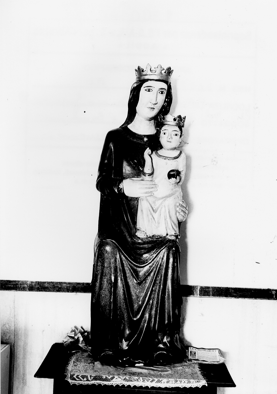 MADONNA CON BAMBINO (gruppo scultoreo) - ambito abruzzese (sec. XVI)