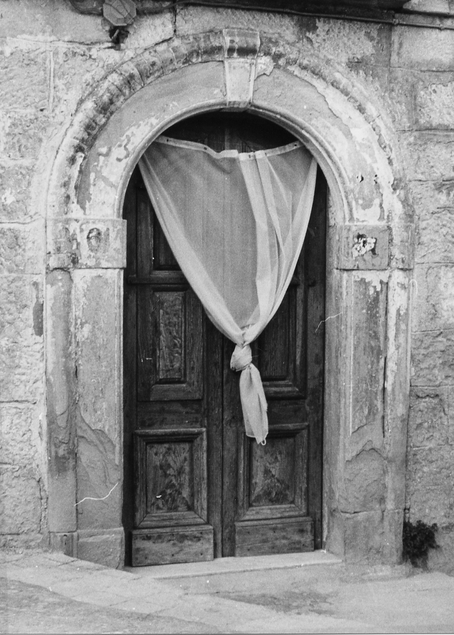 portale, elemento d'insieme - bottega abruzzese (fine/inizio secc. XIX/ XX)