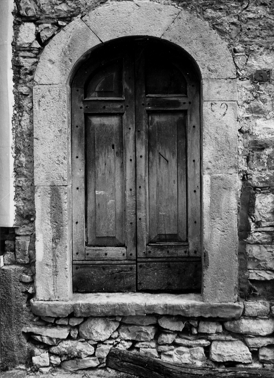 portale, elemento d'insieme - bottega abruzzese (sec. I)