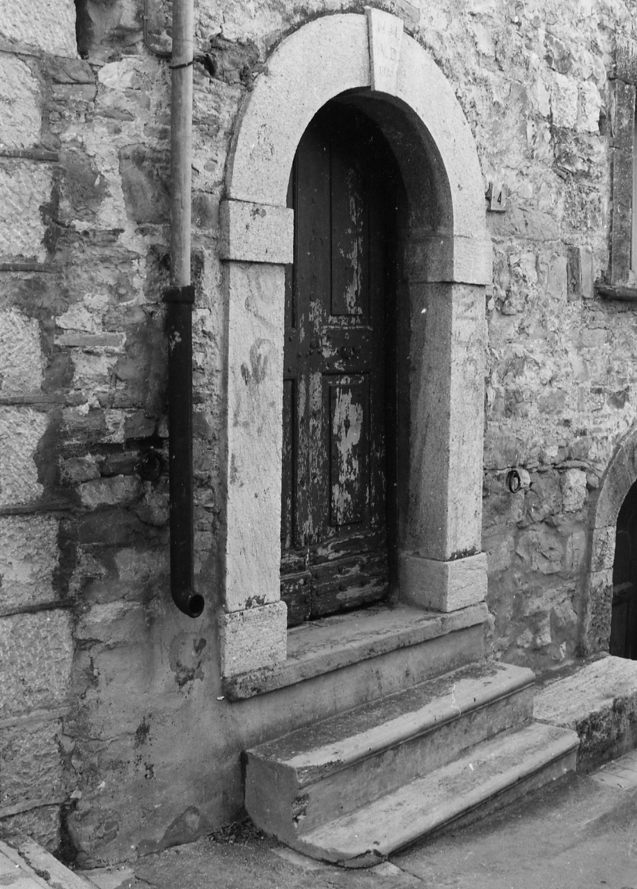 portale, elemento d'insieme - bottega abruzzese (sec. XIX)