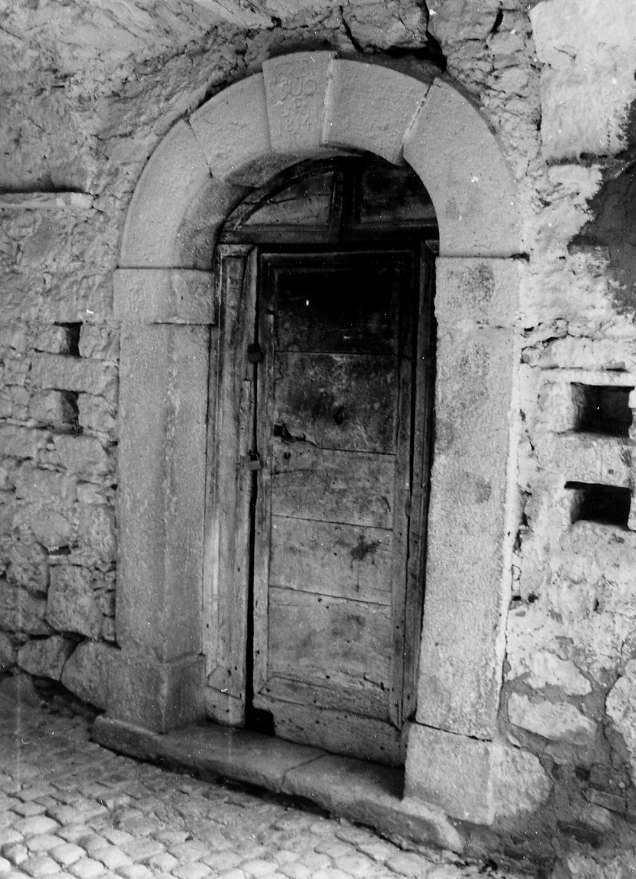 portale, elemento d'insieme - bottega abruzzese (sec. XIX)