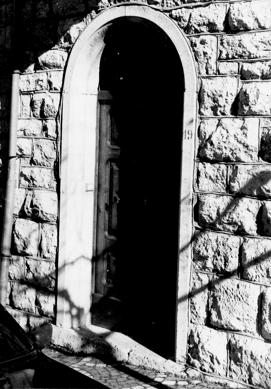 portale, elemento d'insieme - bottega abruzzese (sec. XX)