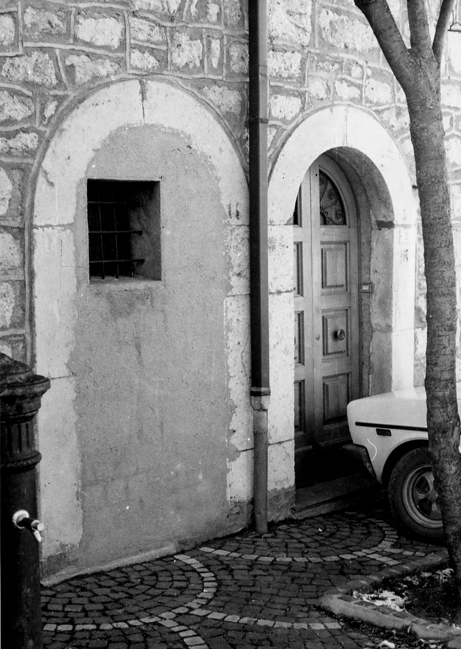 portale, coppia - bottega abruzzese (sec. XX)