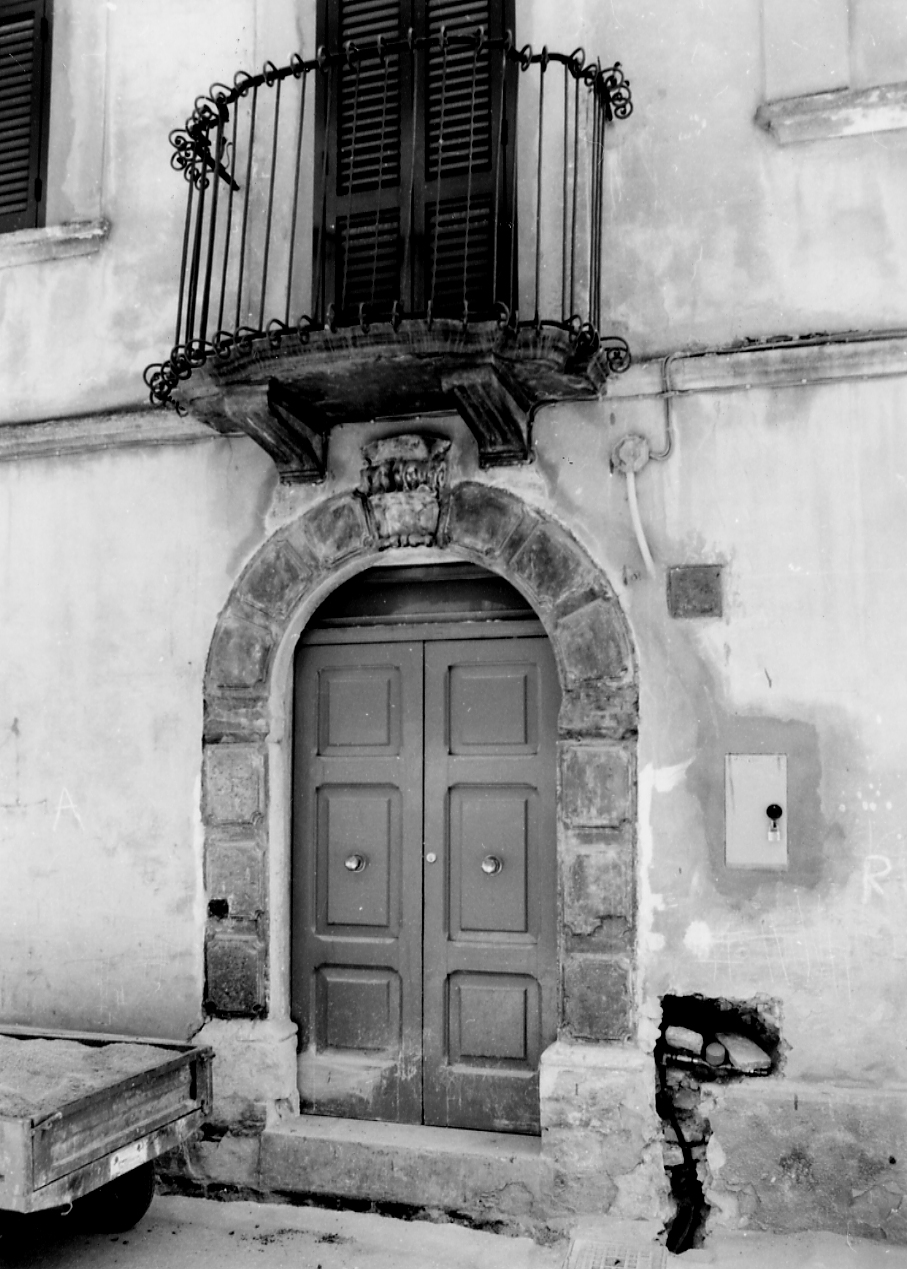 portale, opera isolata - ambito abruzzese (seconda metà sec. XIX)