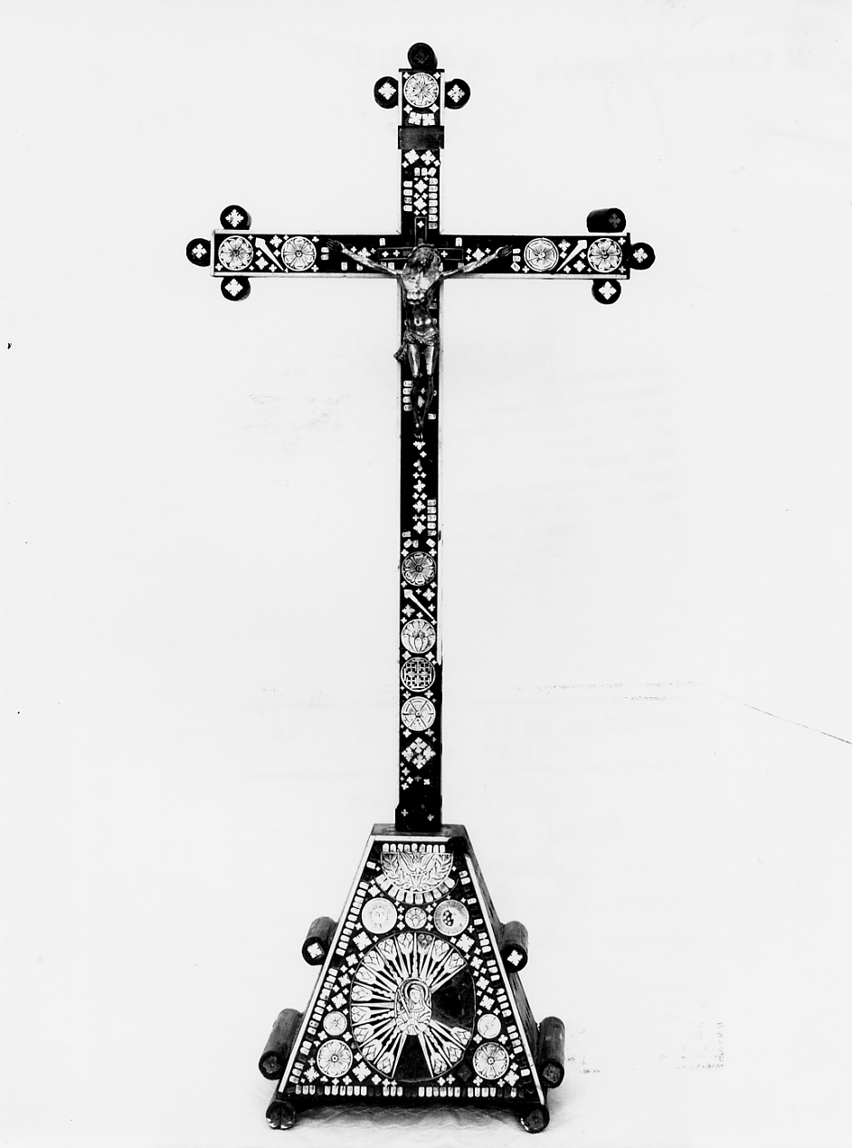 croce d'altare - manifattura francescana, manifattura cappuccina (sec. XVIII)