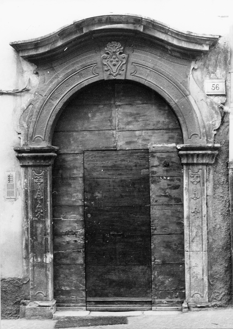 portale, opera isolata - ambito abruzzese (fine/inizio secc. XVII/ XVIII)