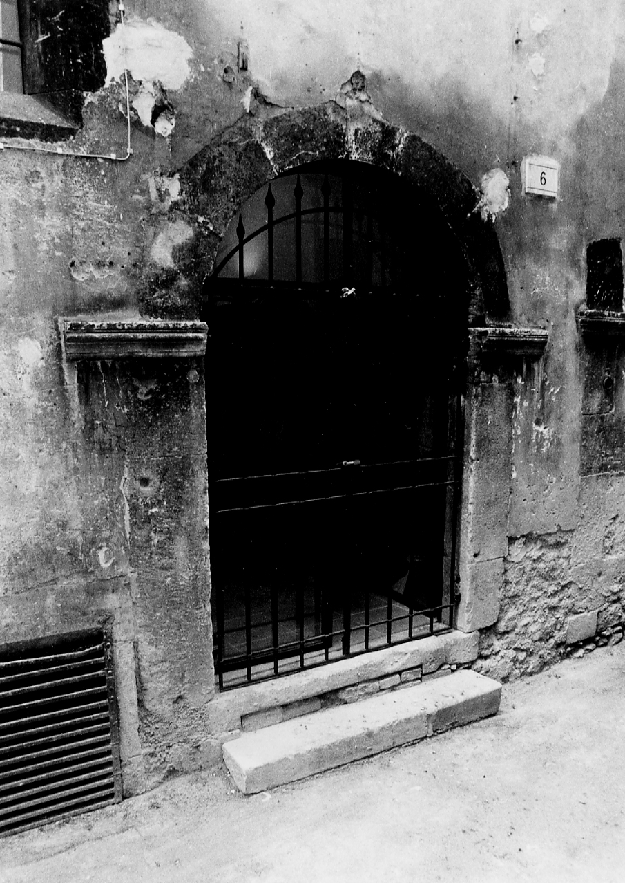 portale, opera isolata - ambito abruzzese (sec. XVII)