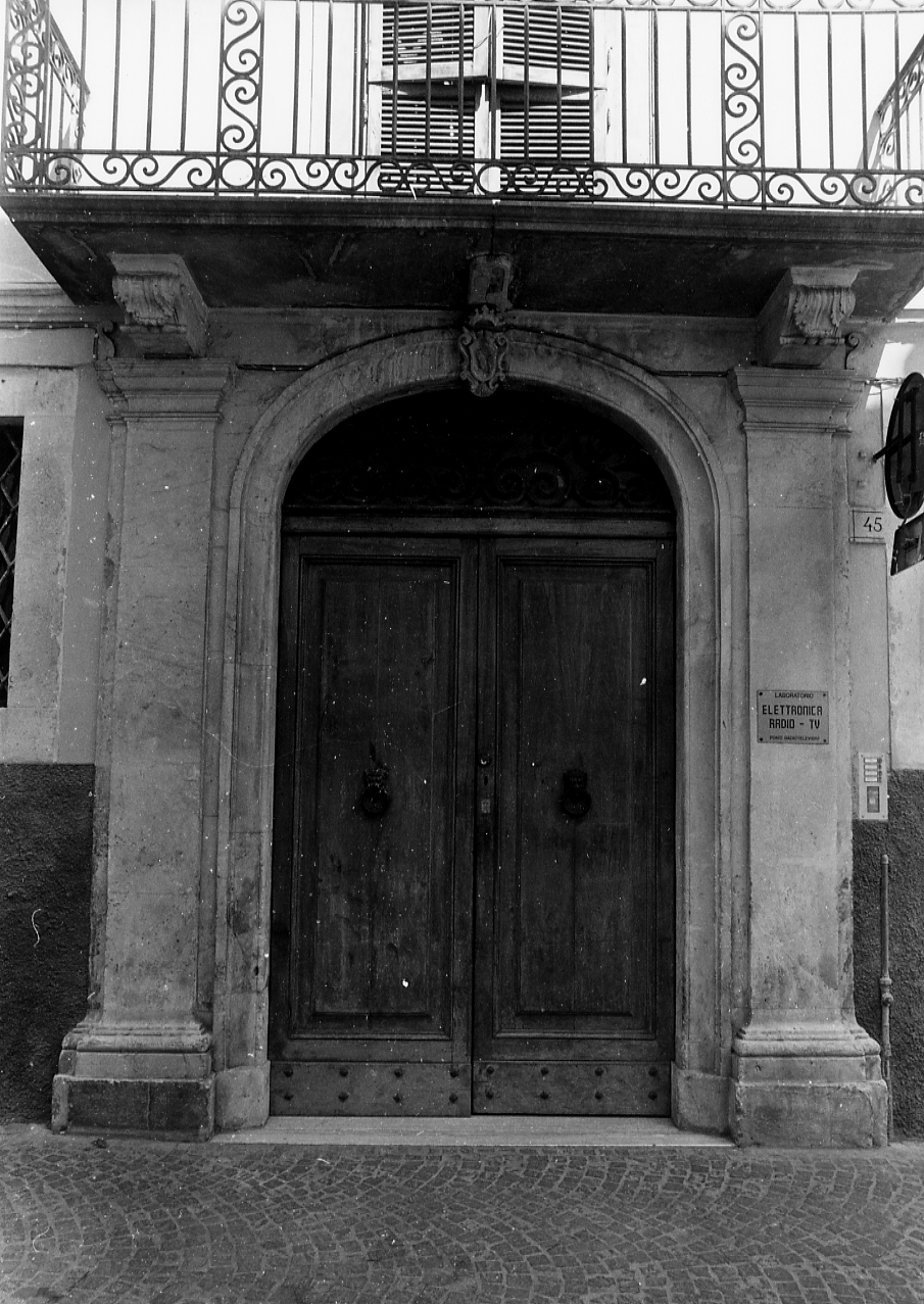 portale, opera isolata - ambito abruzzese (sec. XIX)