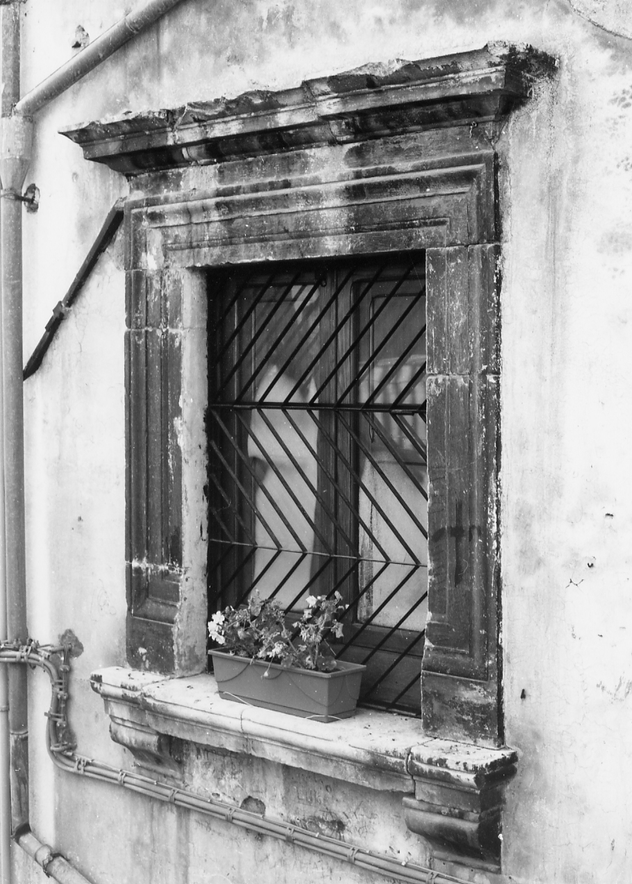 mostra di finestra, serie - ambito abruzzese (sec. XV)