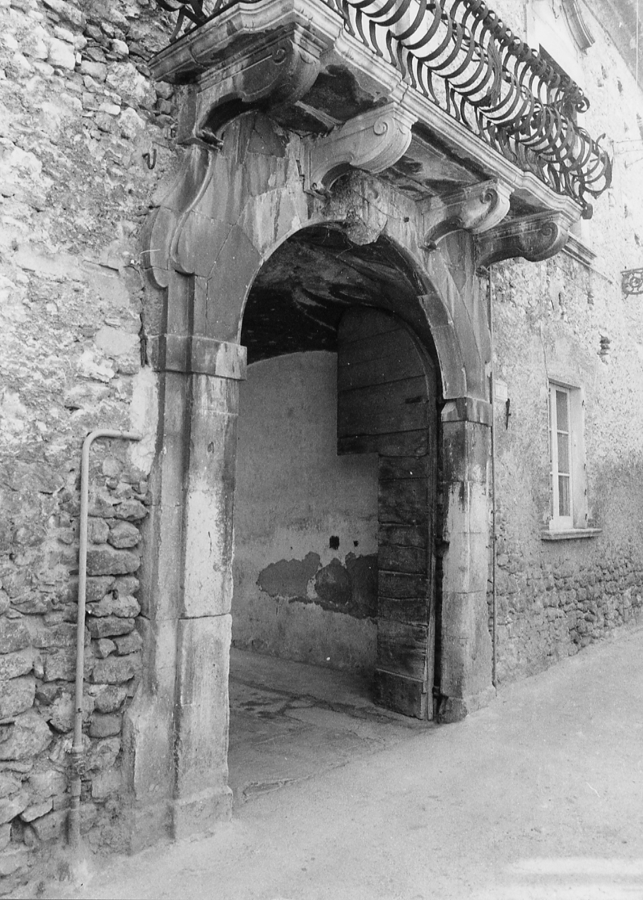 portale, opera isolata - ambito abruzzese (sec. XVIII)