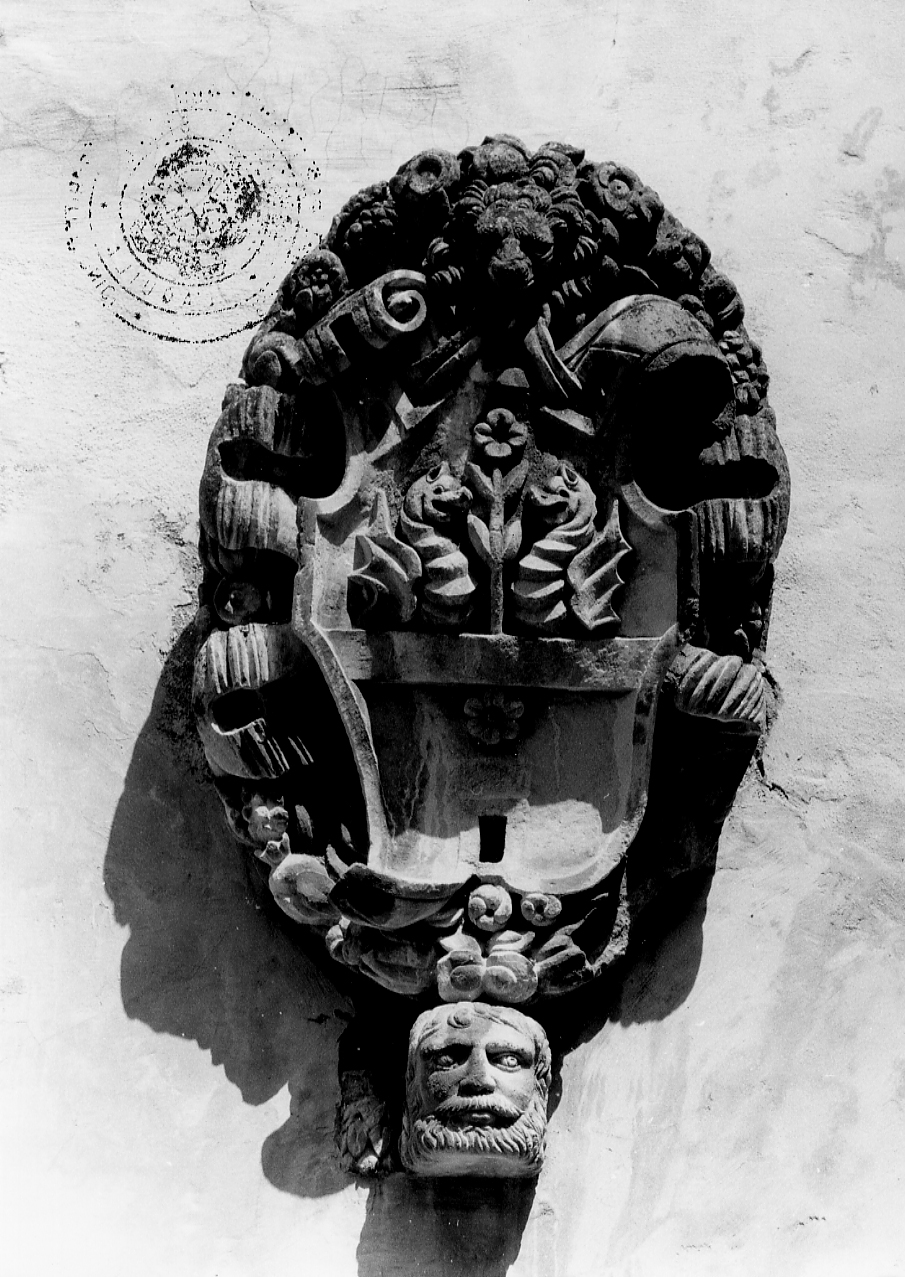 STEMMA GENTILIZIO (rilievo, opera isolata) - ambito abruzzese (sec. XVIII)