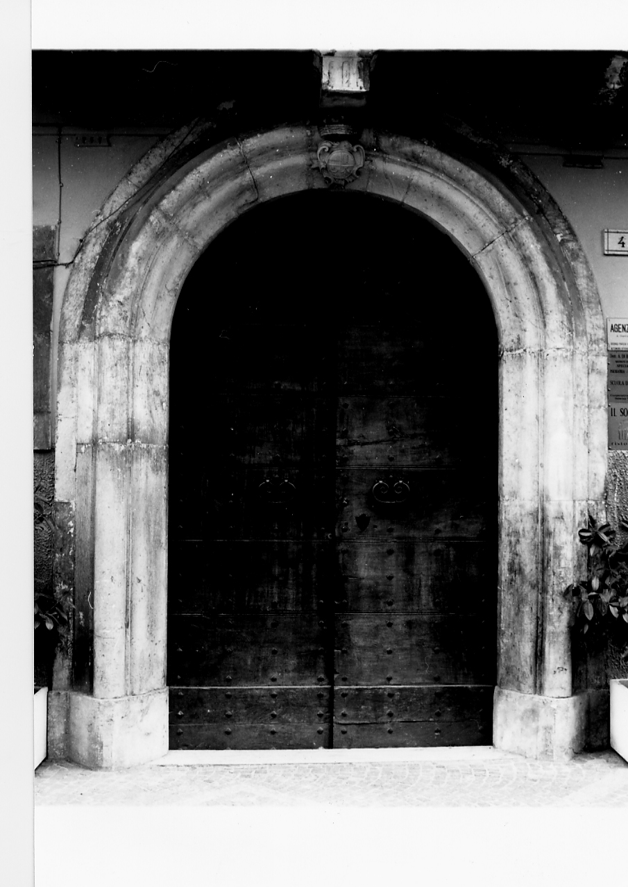 portale, opera isolata - ambito abruzzese (fine/inizio secc. XVII/ XVIII)