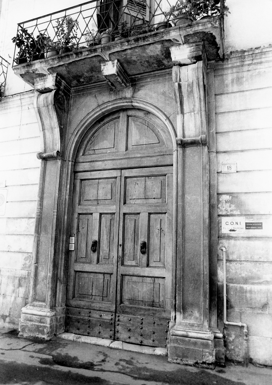 portale, opera isolata - ambito abruzzese (sec. XVIII)