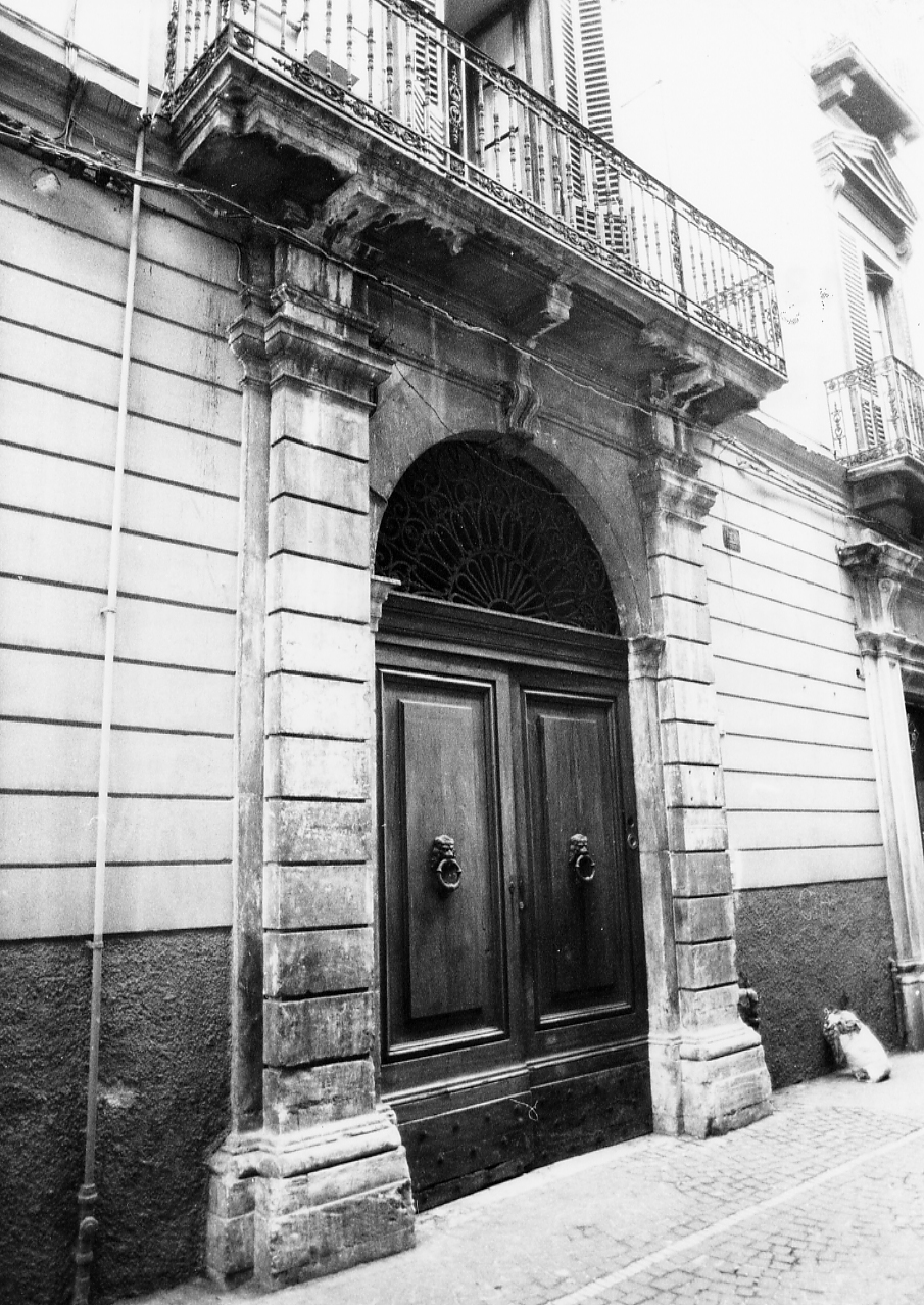 portale, opera isolata - ambito abruzzese (seconda metà sec. XVIII)