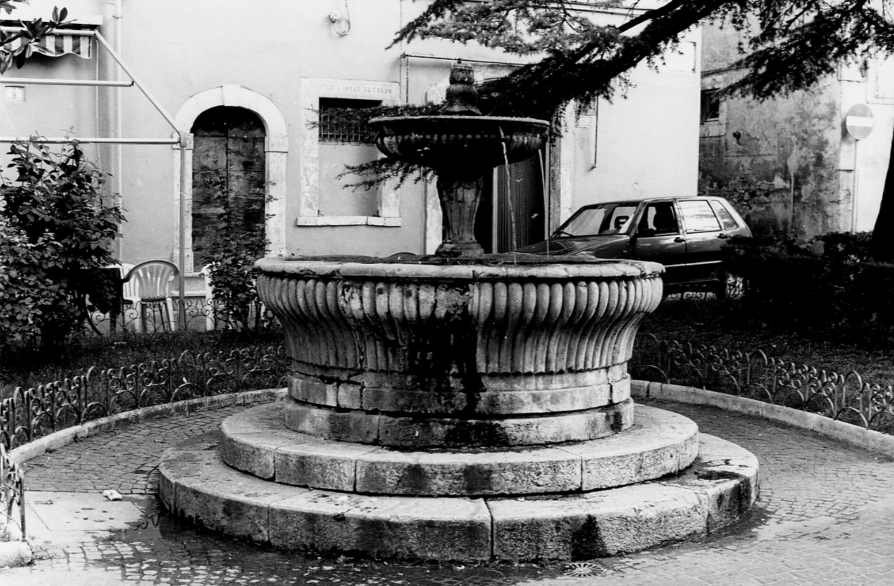 fontana, opera isolata - ambito abruzzese (sec. XVIII)