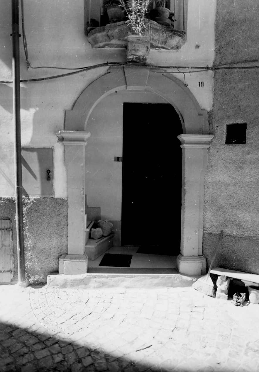 portale, opera isolata - bottega abruzzese (sec. XIX)