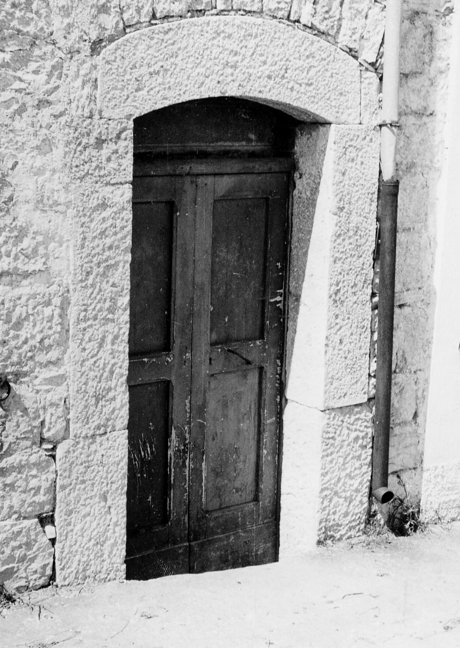 portale, elemento d'insieme - ambito abruzzese (sec. XX)