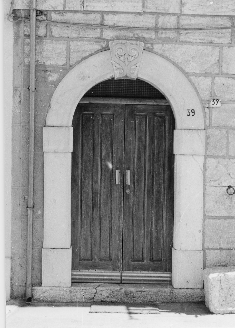 MOTIVI DECORATIVI VEGETALI (portale, elemento d'insieme) - ambito abruzzese (sec. XIX)