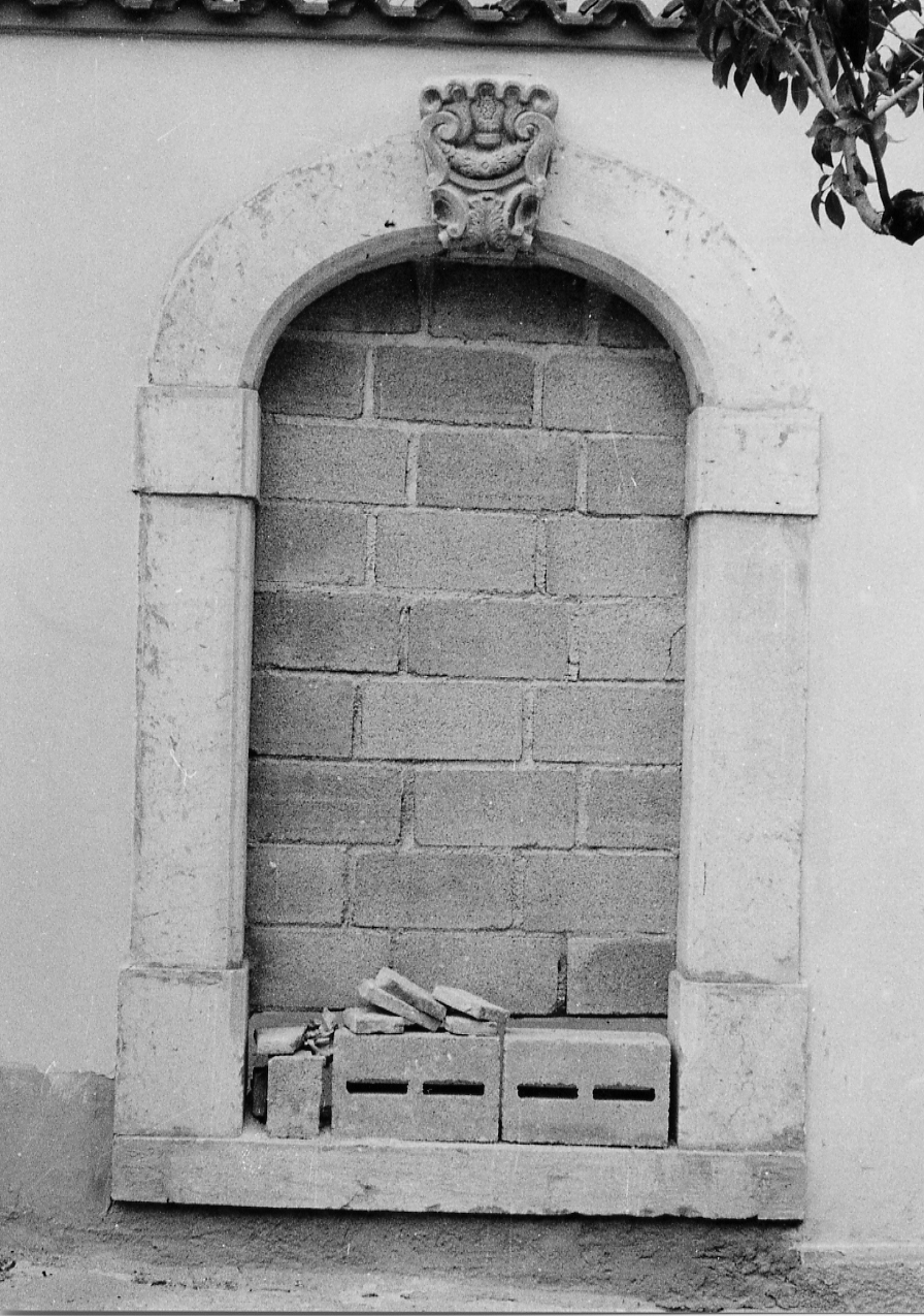 MOTIVI DECORATIVI VEGETALI ASTRATTI (portale, elemento d'insieme) - ambito abruzzese (sec. XIX)