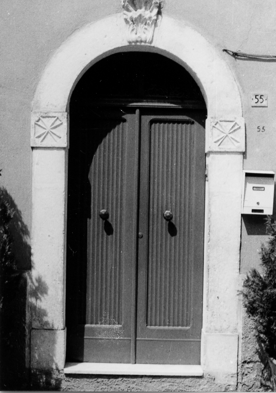 portale, elemento d'insieme - ambito abruzzese (sec. XX)