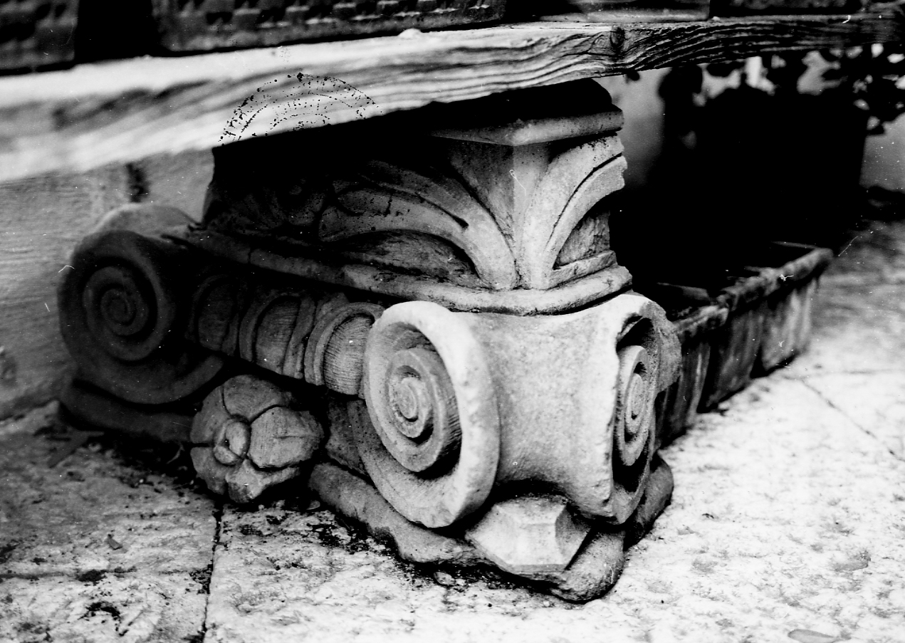 capitello, serie - ambito abruzzese (prima metà sec. XIX)