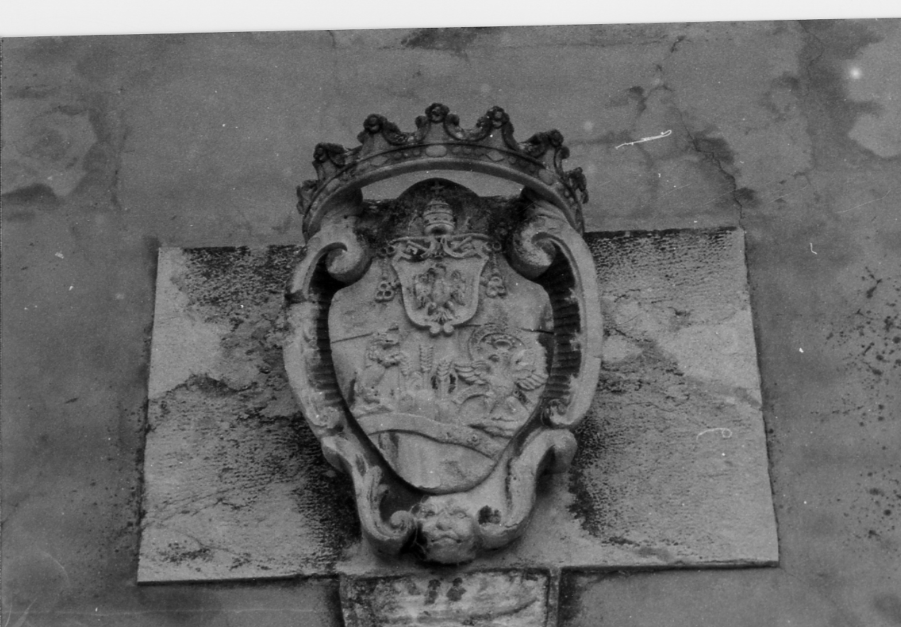 STEMMA GENTILIZIO (rilievo) - ambito abruzzese (sec. XVII)