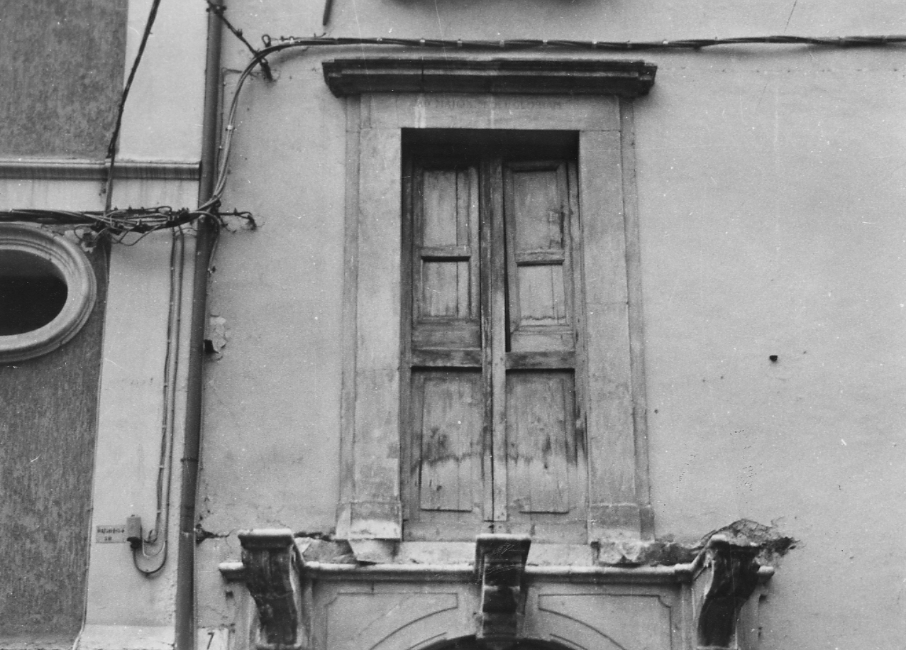 mostra di finestra, opera isolata - bottega abruzzese (sec. XIX)