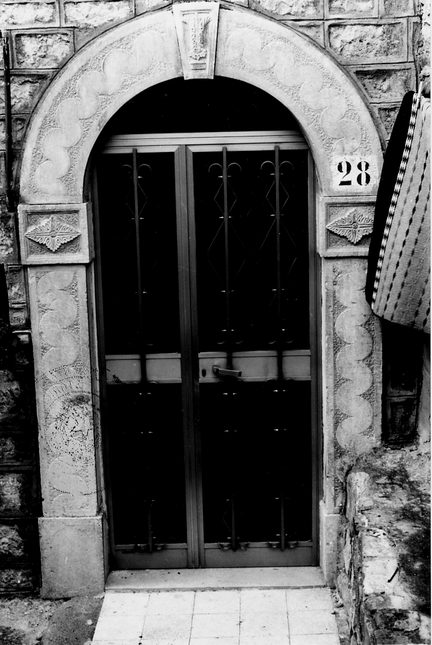 portale, opera isolata - bottega abruzzese (sec. XX)