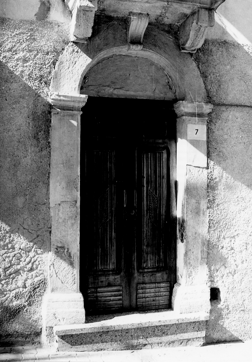 portale - bottega abruzzese (sec. XIX)