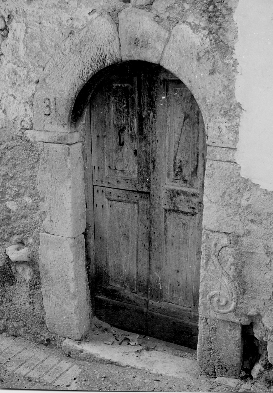 portale - bottega abruzzese (sec. XIX)