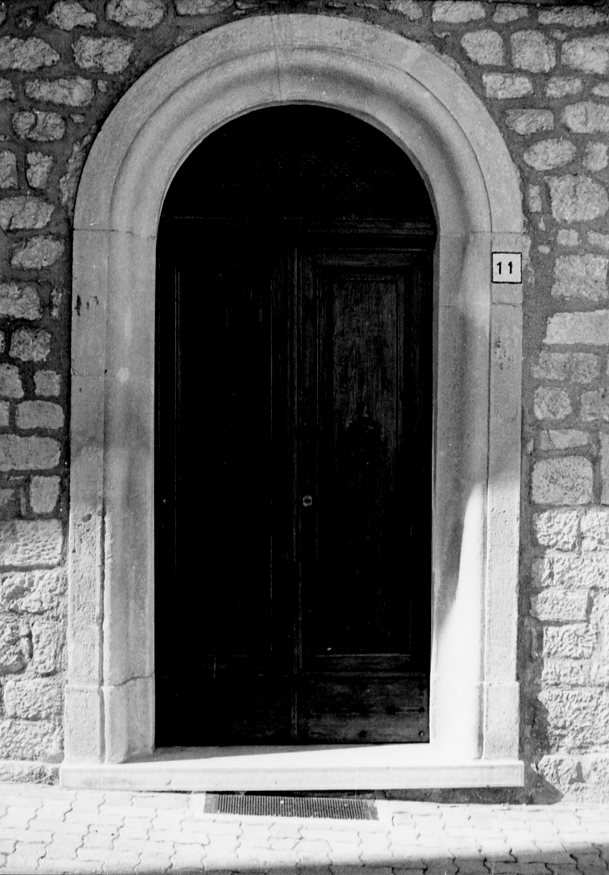 portale - bottega abruzzese (fine/inizio secc. XIX/ XX)