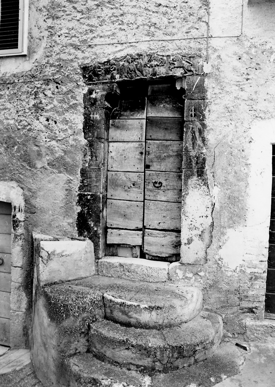 portale, opera isolata - ambito abruzzese (fine/inizio secc. XV/ XVI)