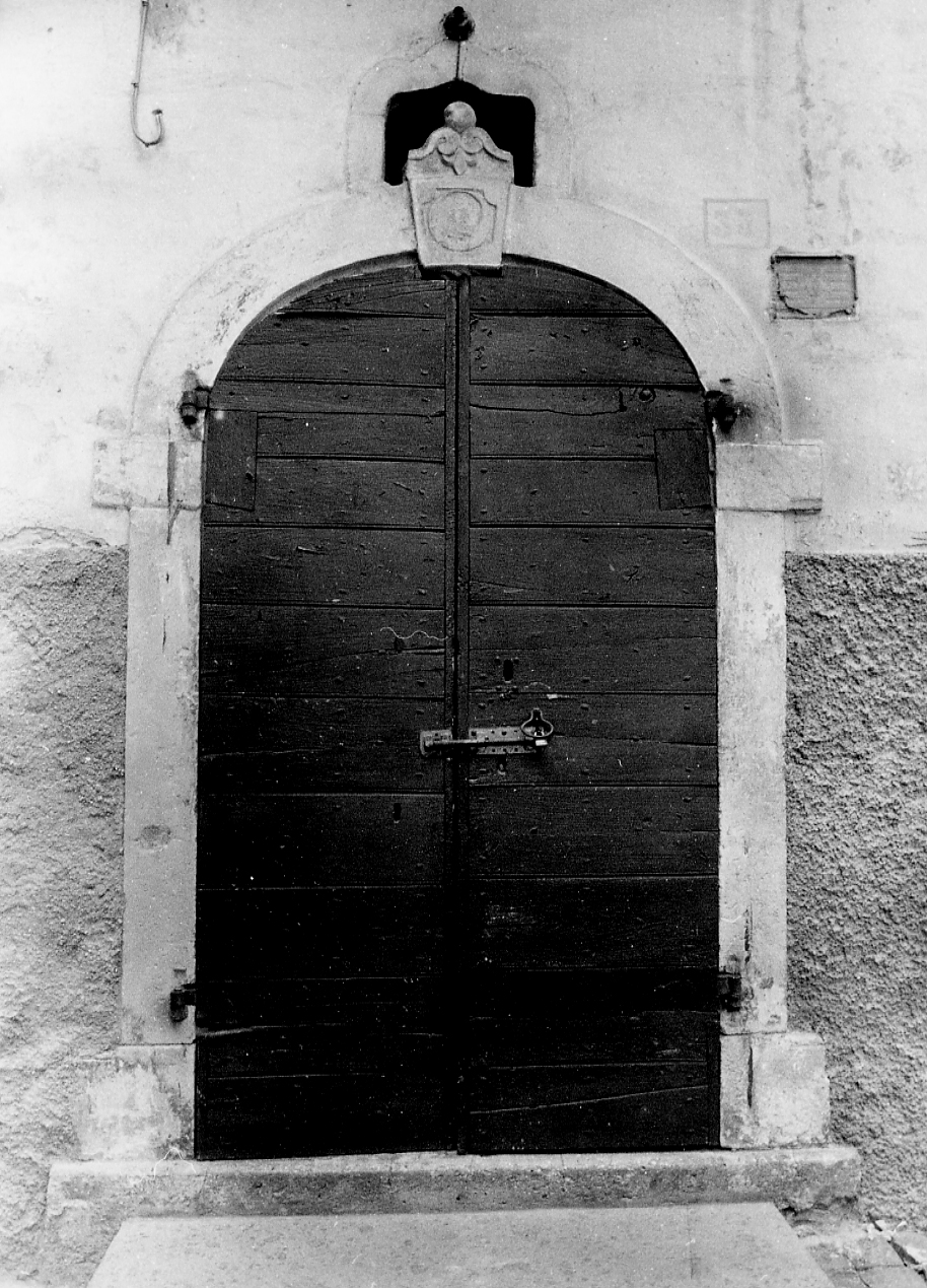 portale, opera isolata - ambito abruzzese (sec. XX)