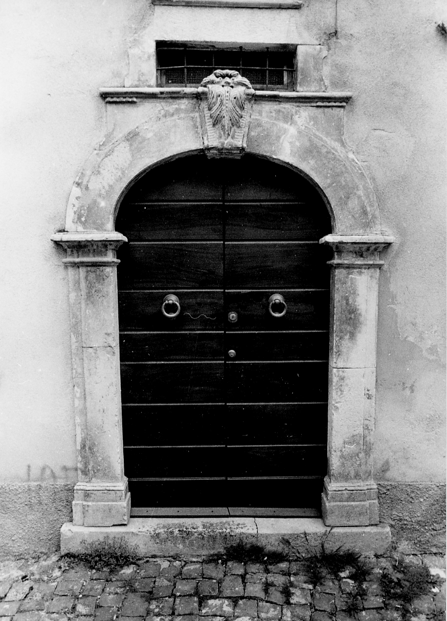 portale, opera isolata - ambito abruzzese (sec. XX)