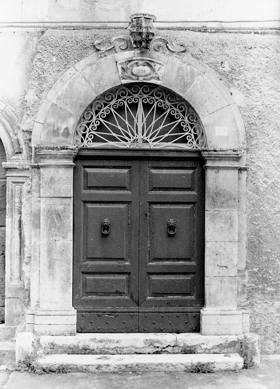 portale, opera isolata - ambito abruzzese (sec. XIX)