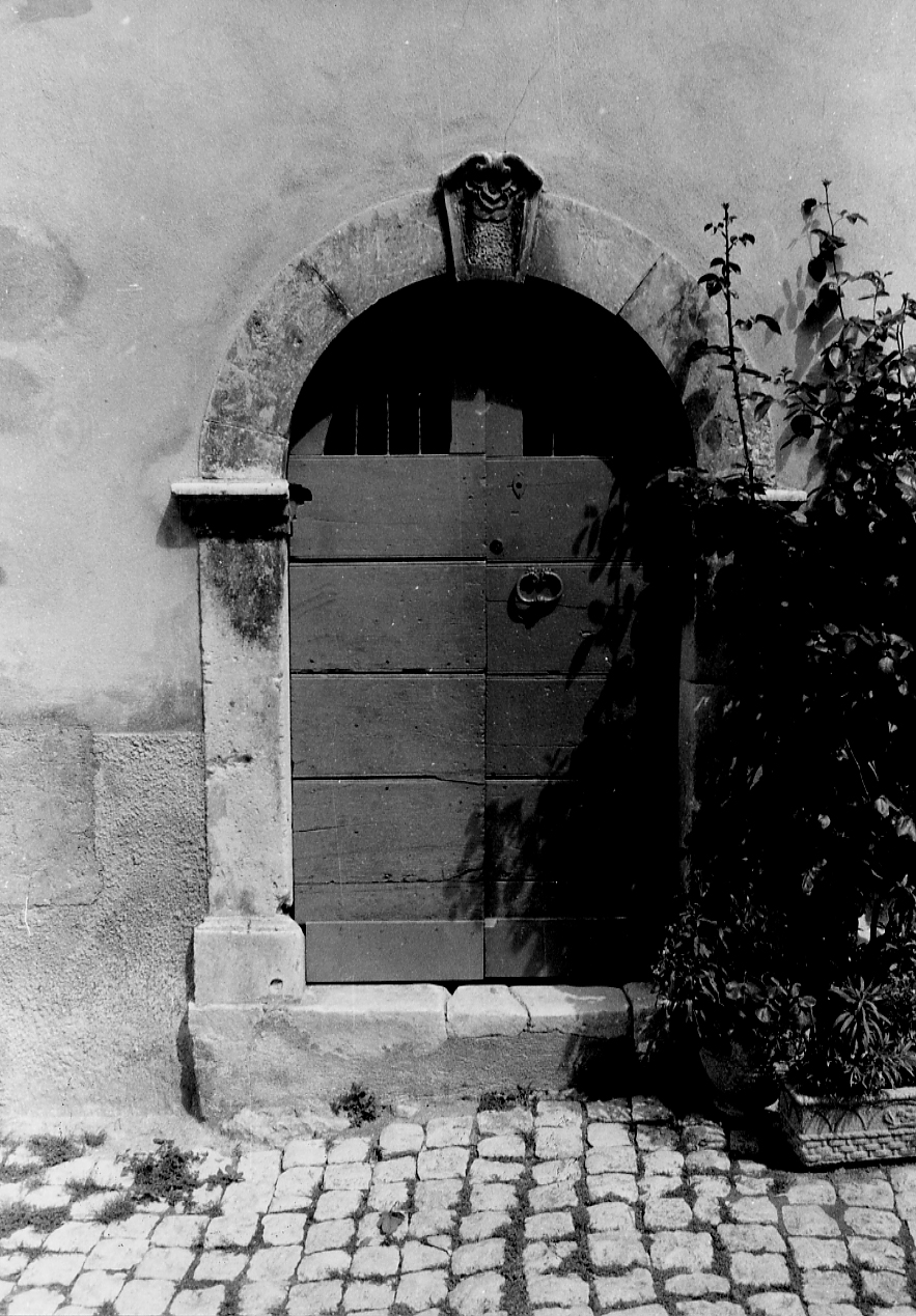 portale, opera isolata - ambito abruzzese (sec. XIX)