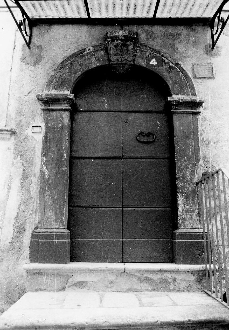 portale, opera isolata - ambito abruzzese (sec. XIX)