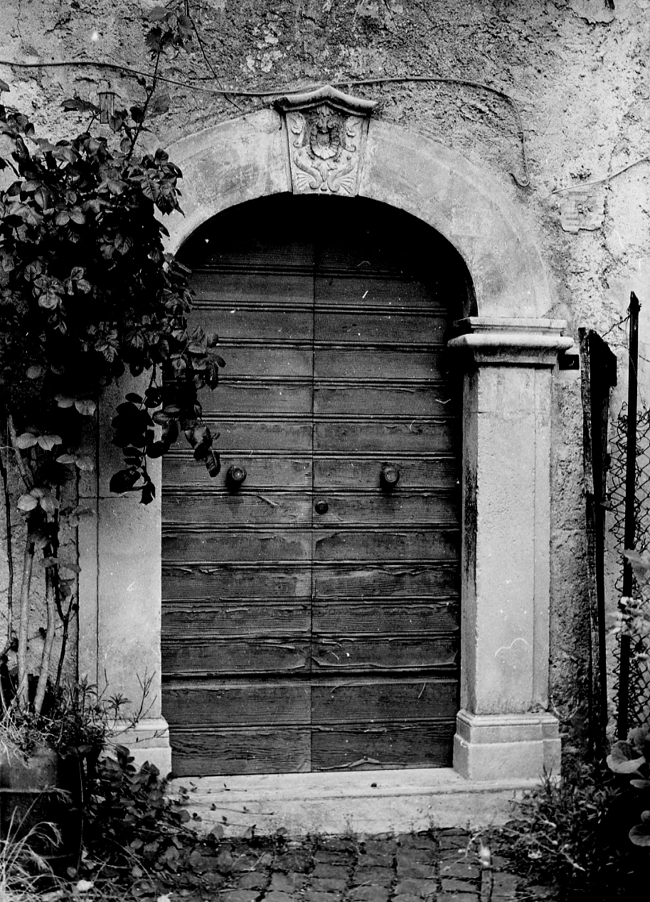 portale, opera isolata - ambito abruzzese (sec. XIX)
