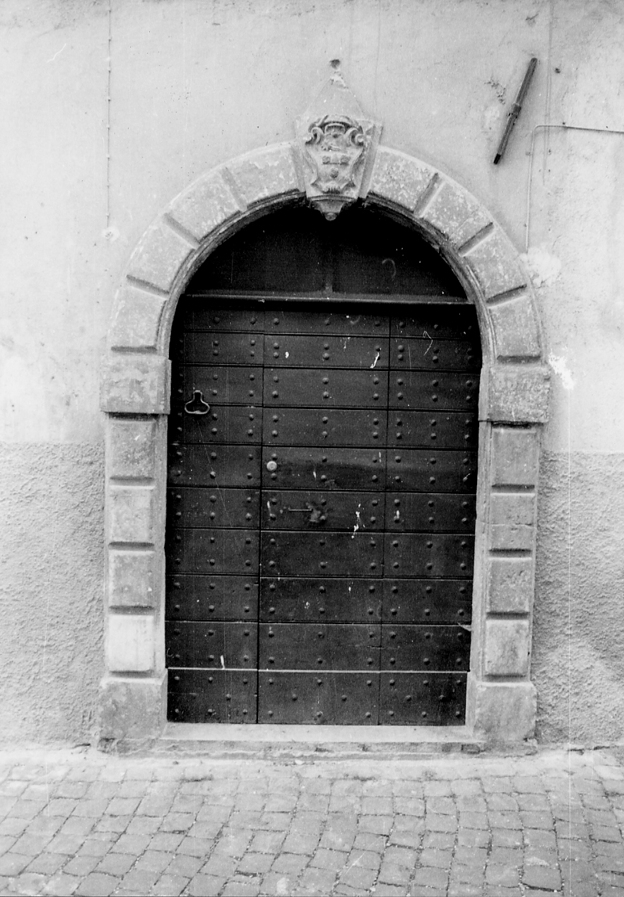 portale, opera isolata - ambito abruzzese (fine/inizio secc. XVIII/ XIX)