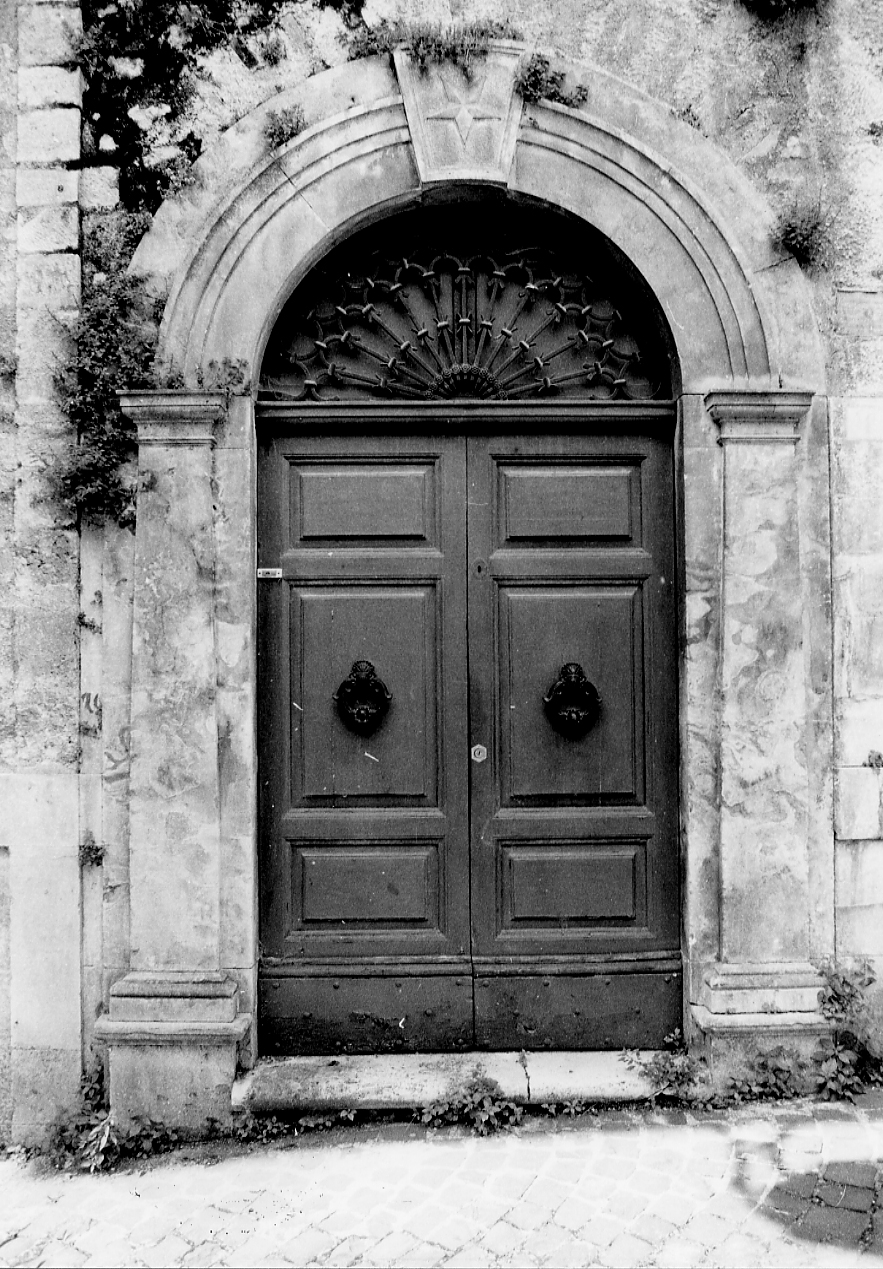 portale, opera isolata - ambito abruzzese (sec. XIX)